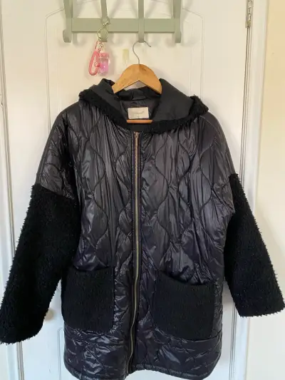 Chaqueta acolchada con capucha Tatienne - miniatura 1