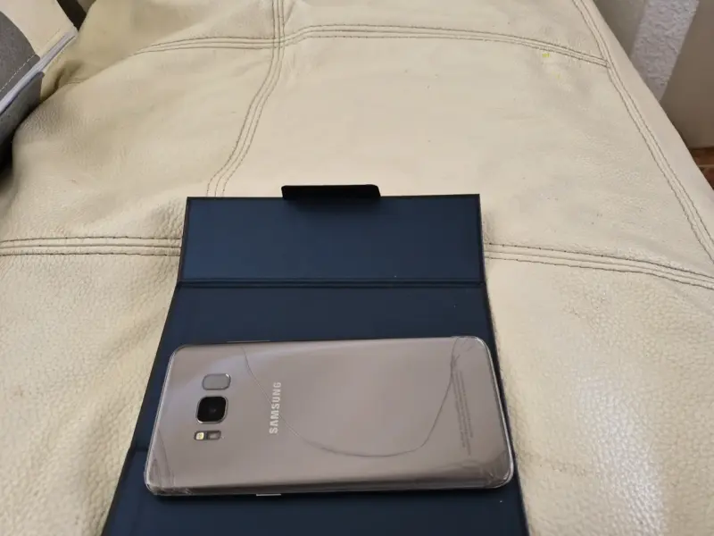 Samsung Galaxy S8 Maple Gold en buen estado - 5