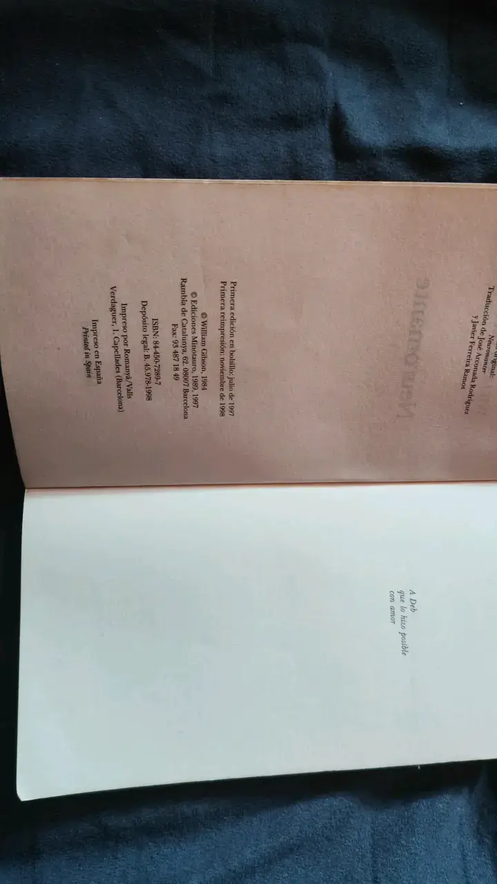 Libro Neuromante de William Gibson en español - 3