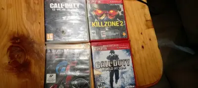 Consola PlayStation 3 con juegos y cables - miniatura 2