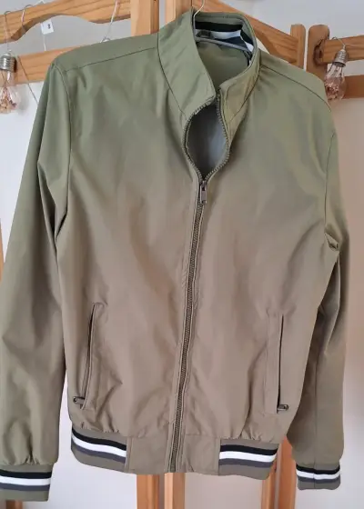Chaqueta verde oliva para hombre con cierre - miniatura 1