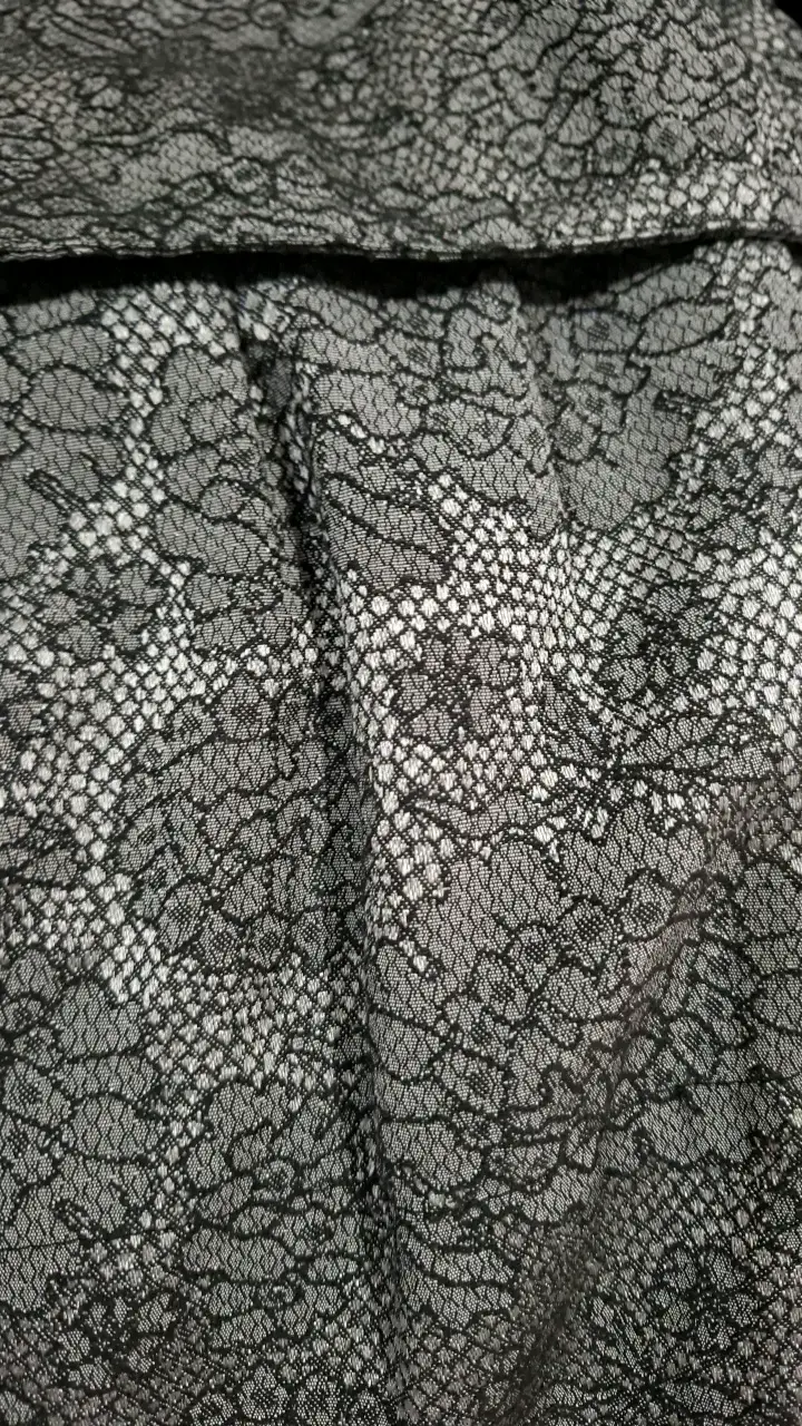 Chaqueta tipo brocatto gris con diseño floral - 4