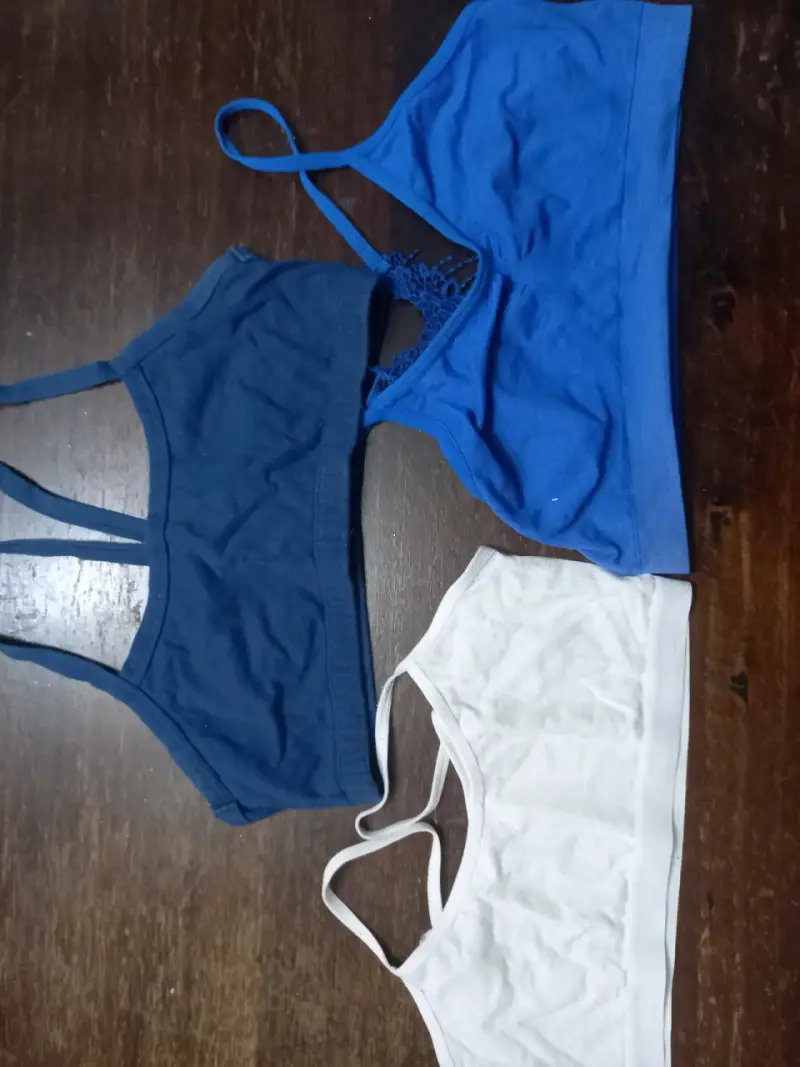 Conjunto de bralettes en varios colores
