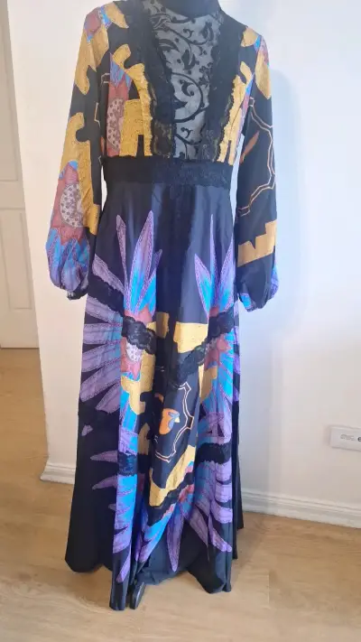 Vestido largo estampado con encaje floral - miniatura 5