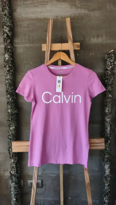 Polera Calvin Klein Nueva - miniatura 1