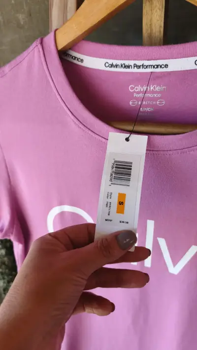 Polera Calvin Klein Nueva - miniatura 2