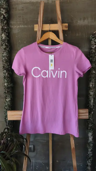 Polera Calvin Klein Nueva - miniatura 3