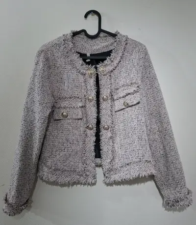 Chaqueta de tweed con botones dorados - miniatura 1