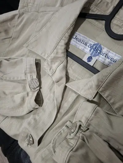 Chaqueta beige/verde claro con bordado y cinturón - miniatura 4