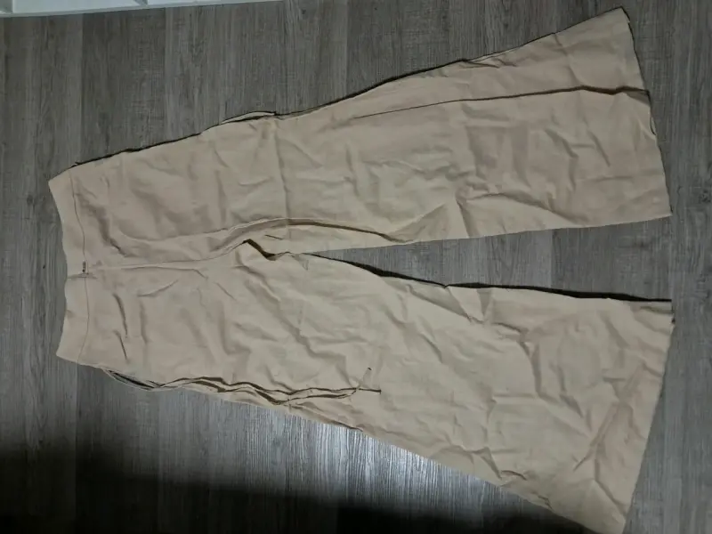 Pantalones beige de lino con lazos laterales - 2