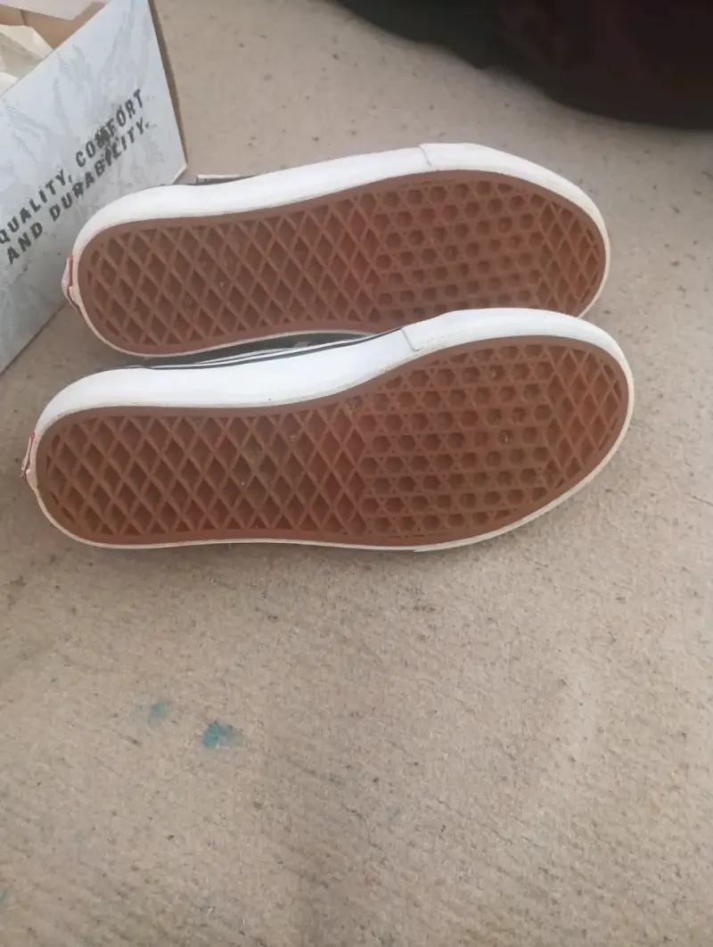 Zapatillas Vans Old Skool negras y blancas - 3
