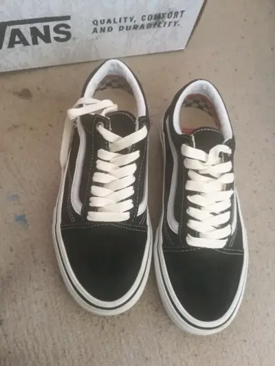 Zapatillas Vans Old Skool negras y blancas - miniatura 4