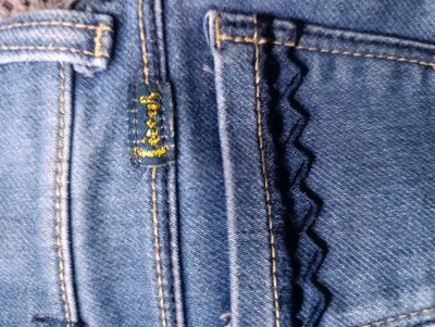 Jeans de mezclilla para niña talla 12 a 18 meses - miniatura 4