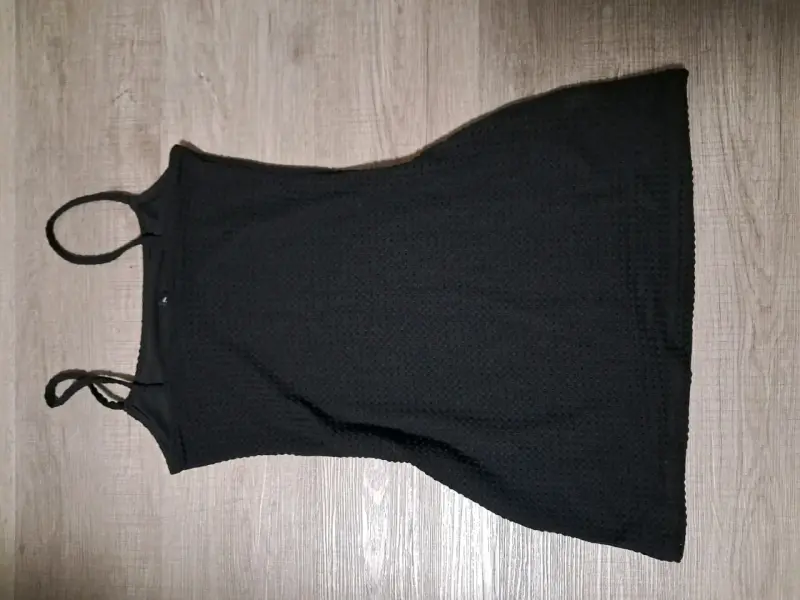 Vestido negro sin mangas para mujer - 2