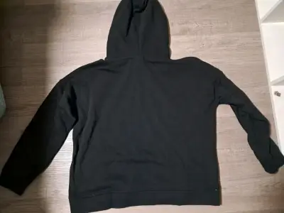 Polerón negro con capucha unisex - miniatura 1