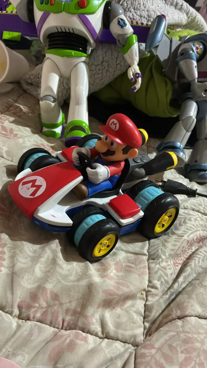 Figura de Mario Kart con auto de juguete - 3