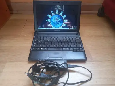 Netbook Samsung N150 con Debian 12 + icewm - miniatura 4