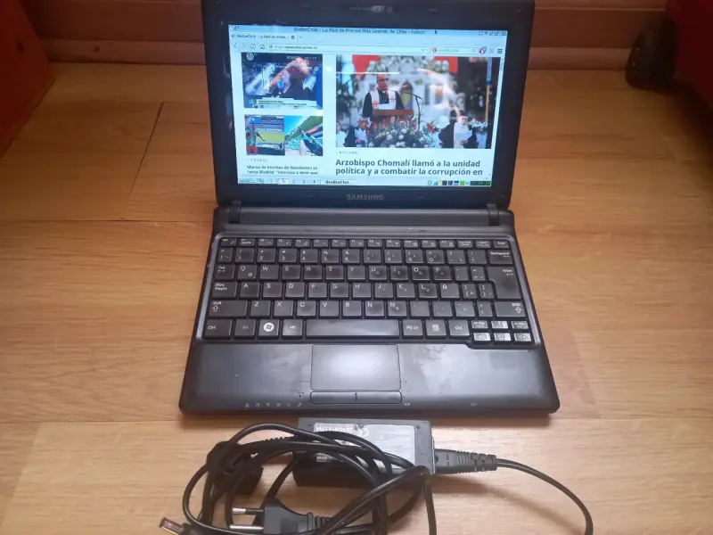Netbook Samsung N150 con Debian 12 + icewm - 5