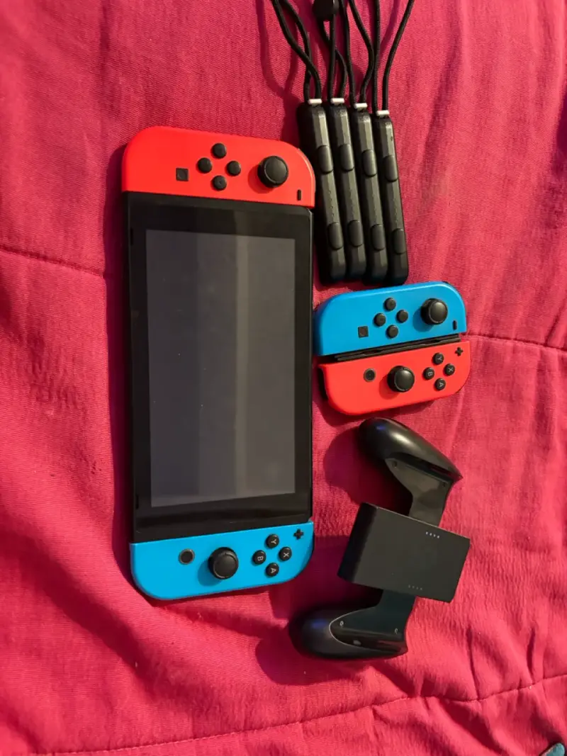 Nintendo Switch con 2 juegos adicionales - 5