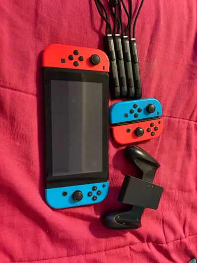 Nintendo Switch con 2 juegos adicionales - miniatura 5