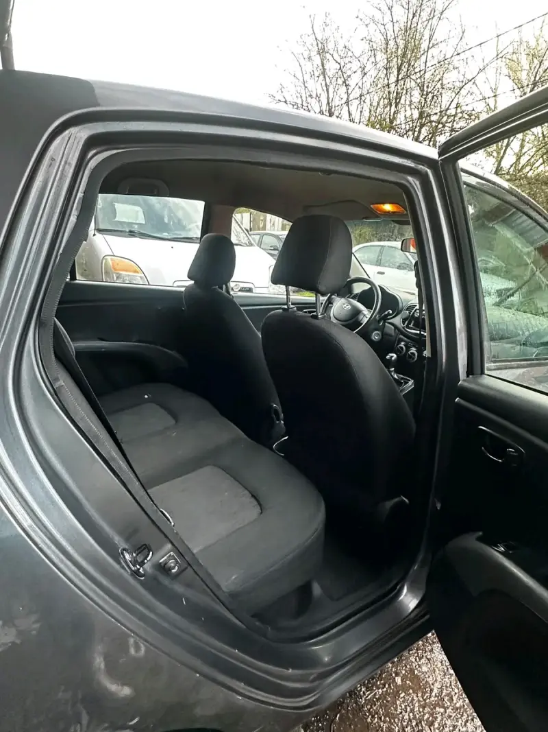 Hyundai i10 2012 en buen estado - 3