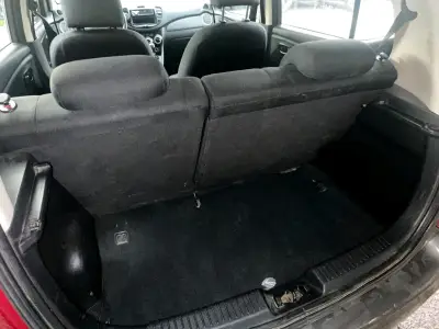 Hyundai i10 2012 en buen estado - miniatura 4
