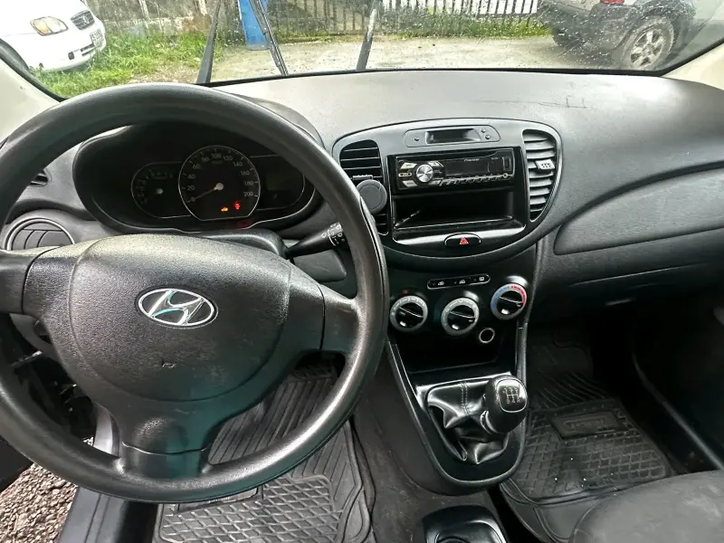 Hyundai i10 2012 en buen estado - 6
