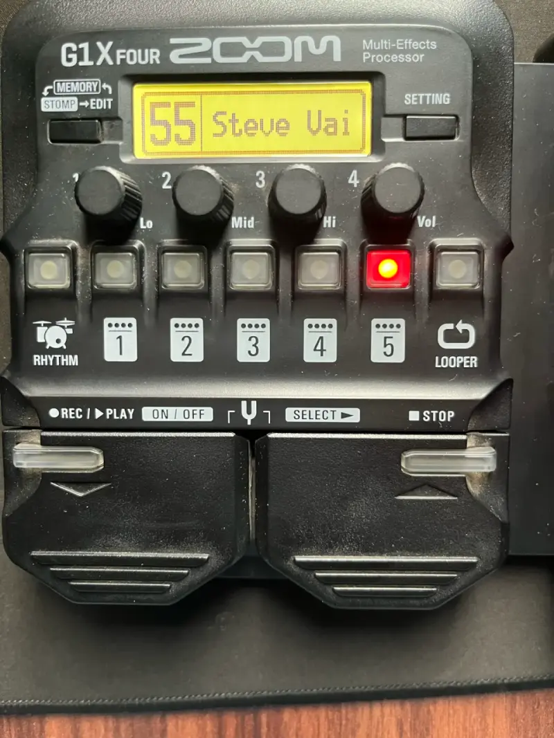 Zoom G1X Four