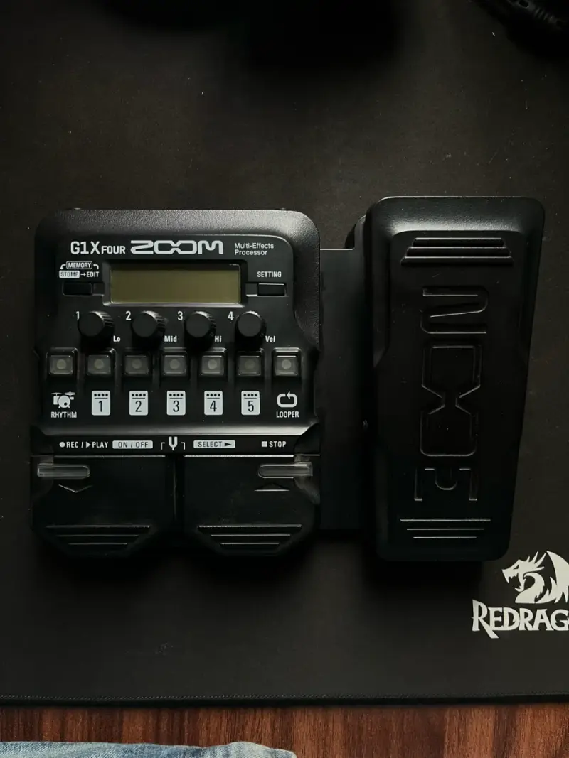 Zoom G1X Four - 2
