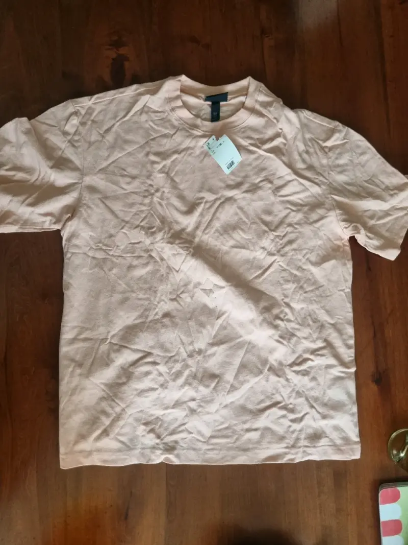 Polera rosa loose fit H&M para hombre