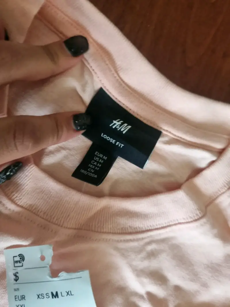 Polera rosa loose fit H&M para hombre - 2