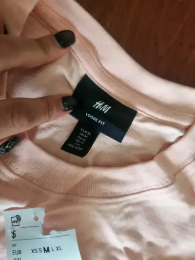 Polera rosa loose fit H&M para hombre - miniatura 2