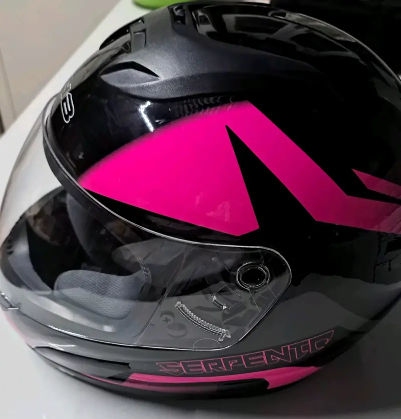 Casco de moto GHB negro y rosa - 2