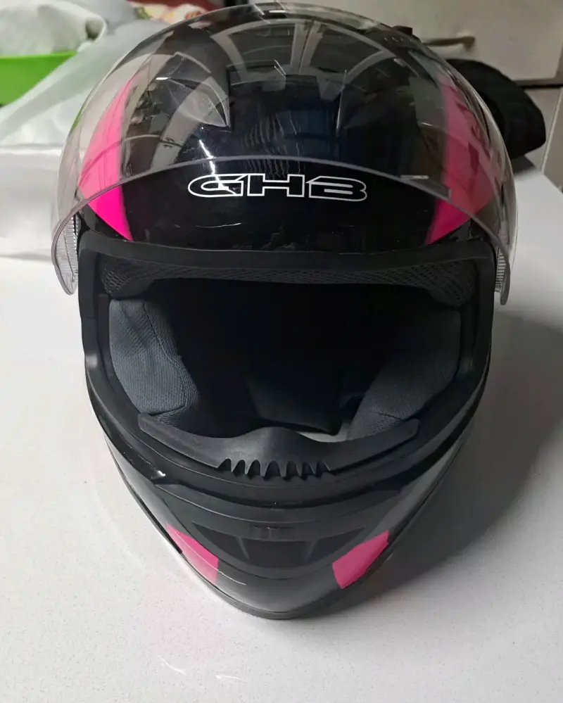 Casco de moto GHB negro y rosa - 3