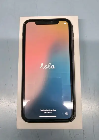 iPhone 11 en buen estado - miniatura 1