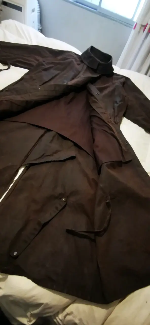 Abrigo largo impermeable marrón con capa desmontab - 2