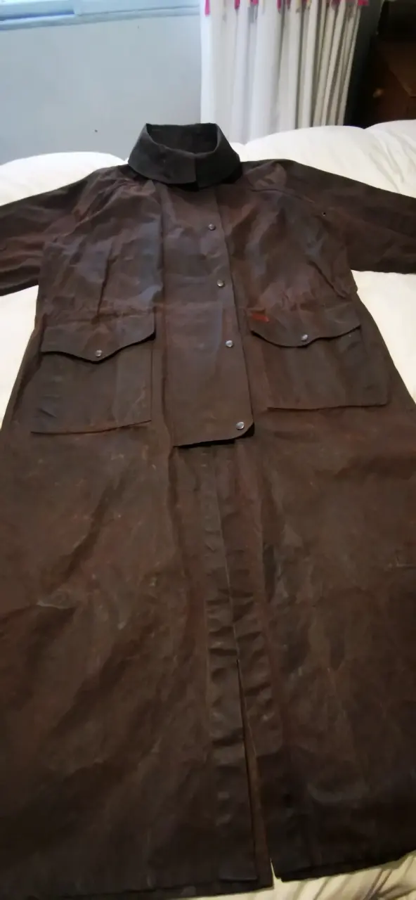 Abrigo largo impermeable marrón con capa desmontab - 3