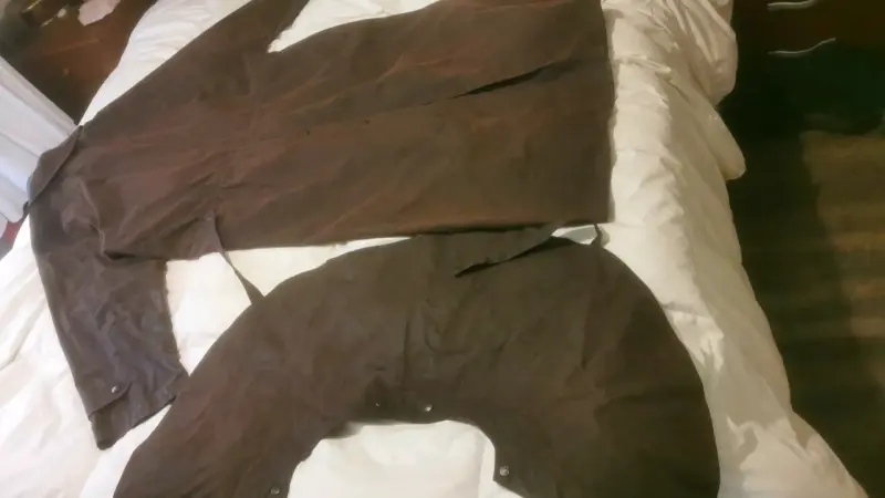 Abrigo largo impermeable marrón con capa desmontab - 4