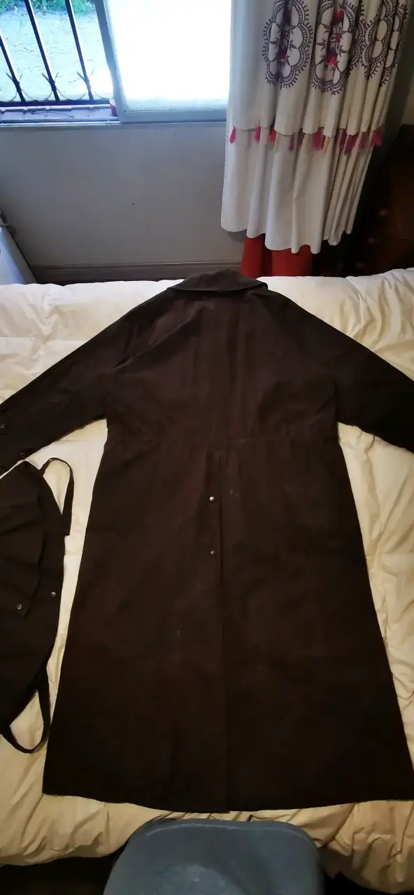 Abrigo largo impermeable marrón con capa desmontab - 5