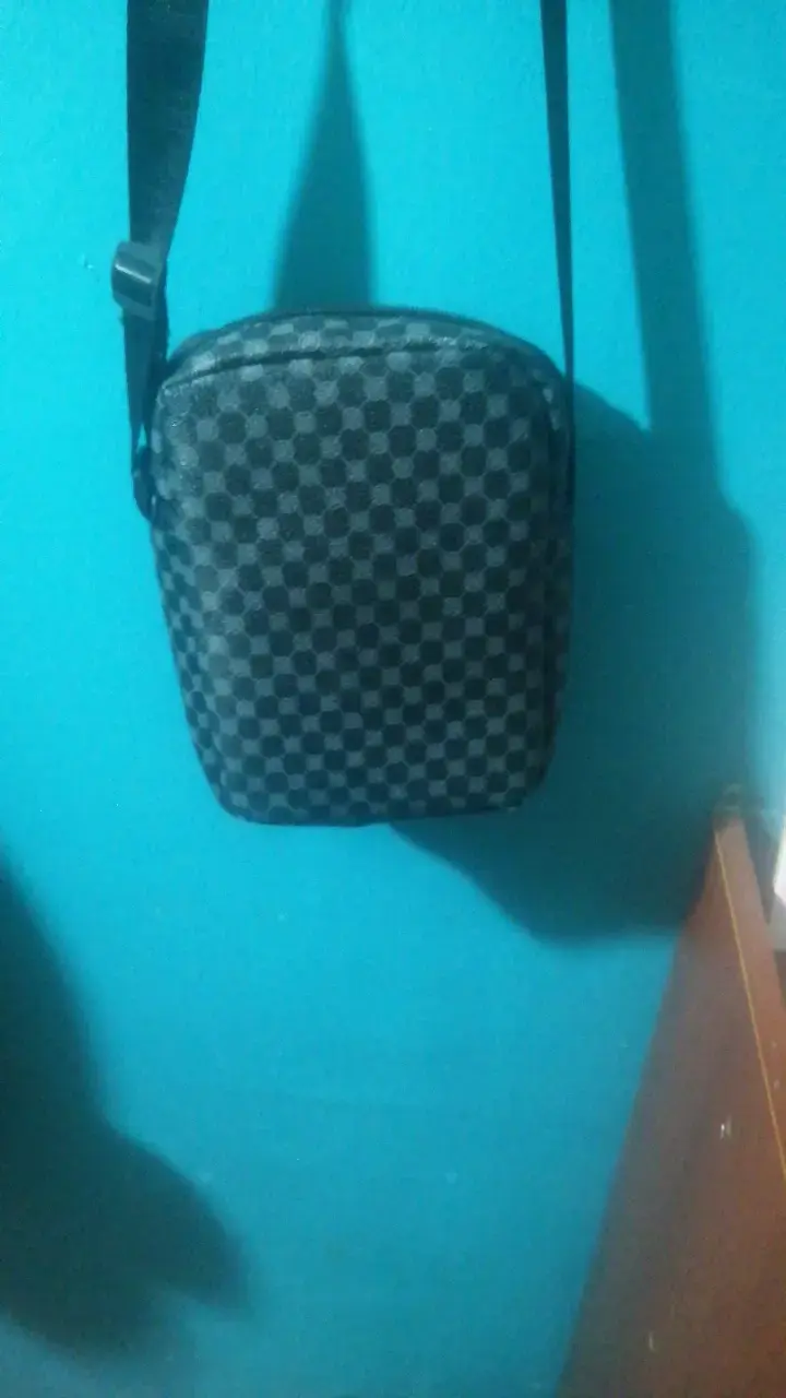 Bandolera de hombre con diseño a cuadros - 2