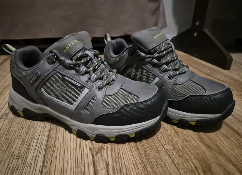 Zapatillas Skechers para hombre impermeables gris - 1