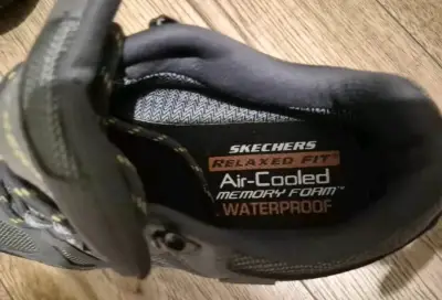 Zapatillas Skechers para hombre impermeables gris - miniatura 3
