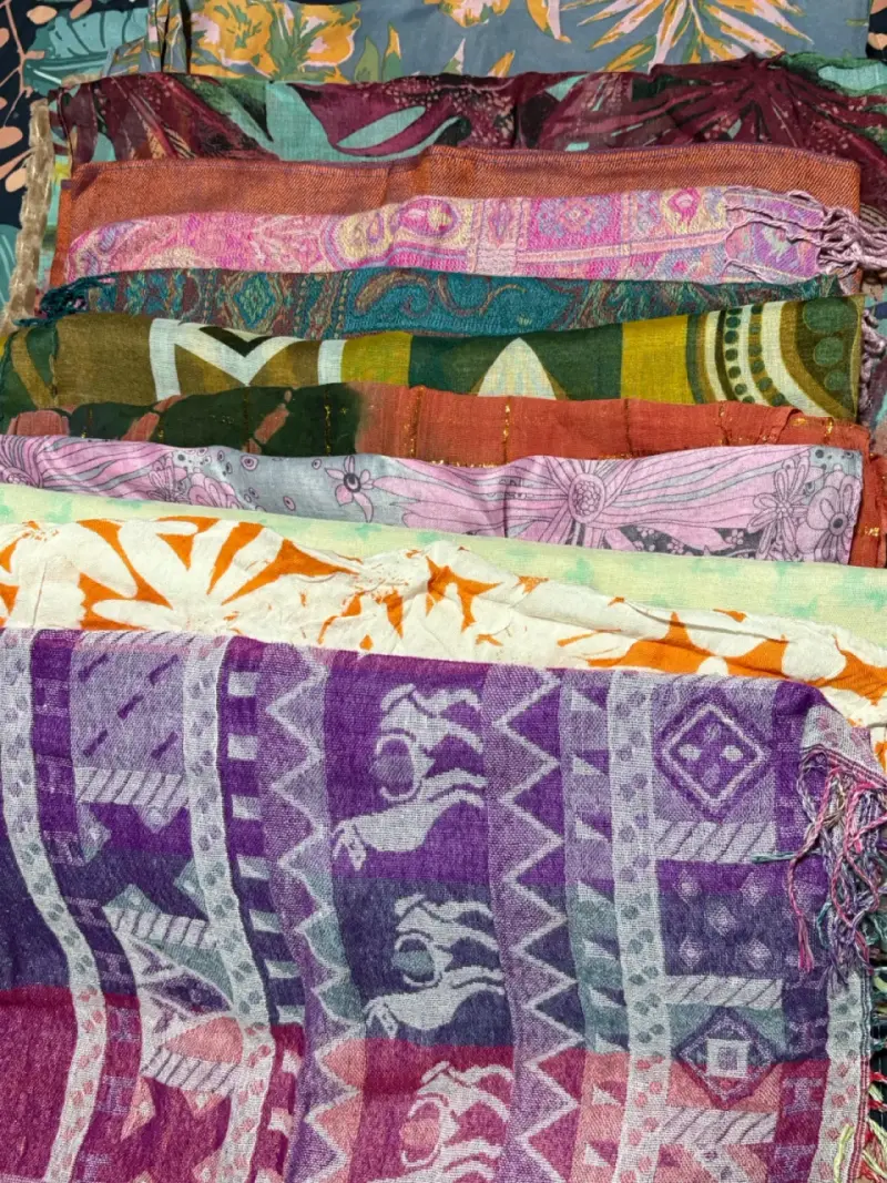 Pañuelos de colores variados con estampados únicos