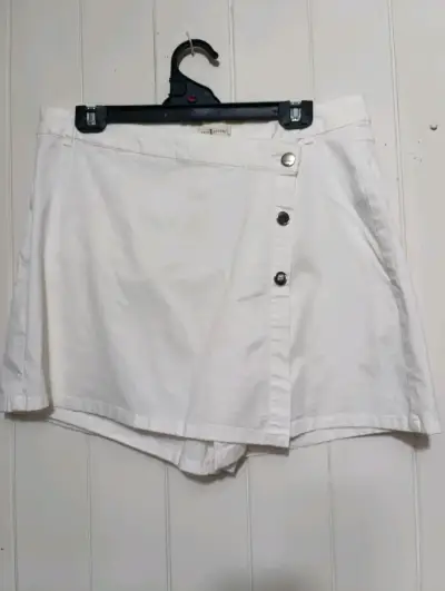Falda pantalón blanca con botones - miniatura 1