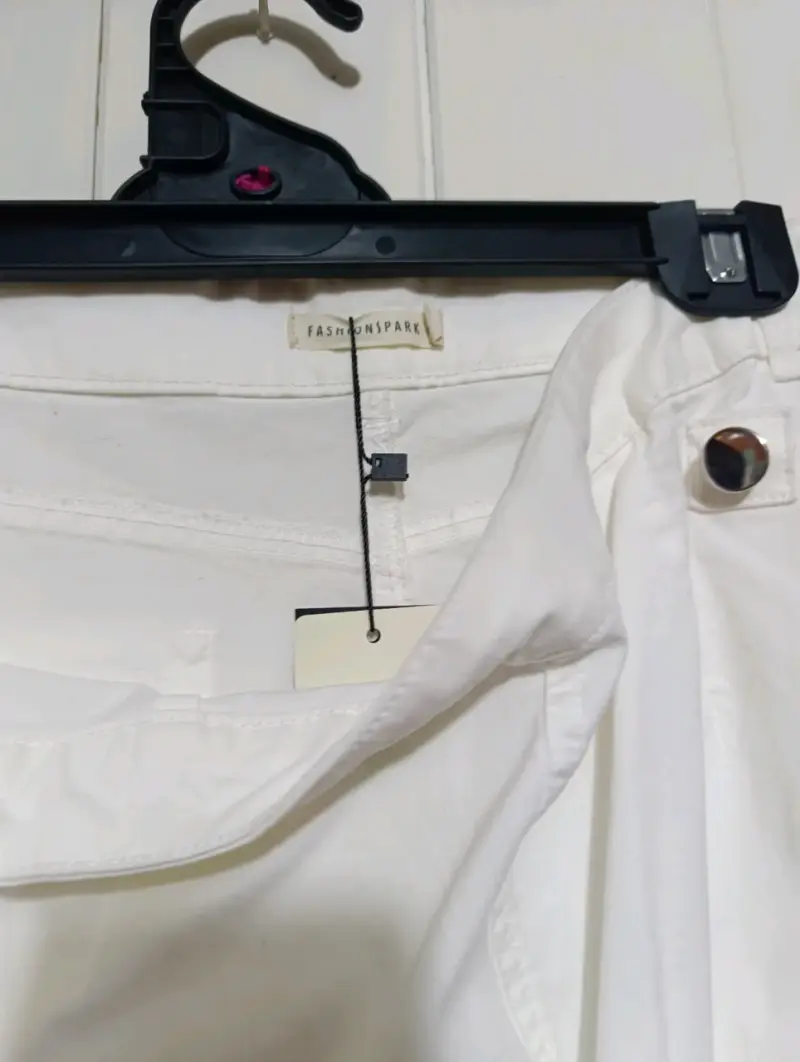Falda pantalón blanca con botones - 3