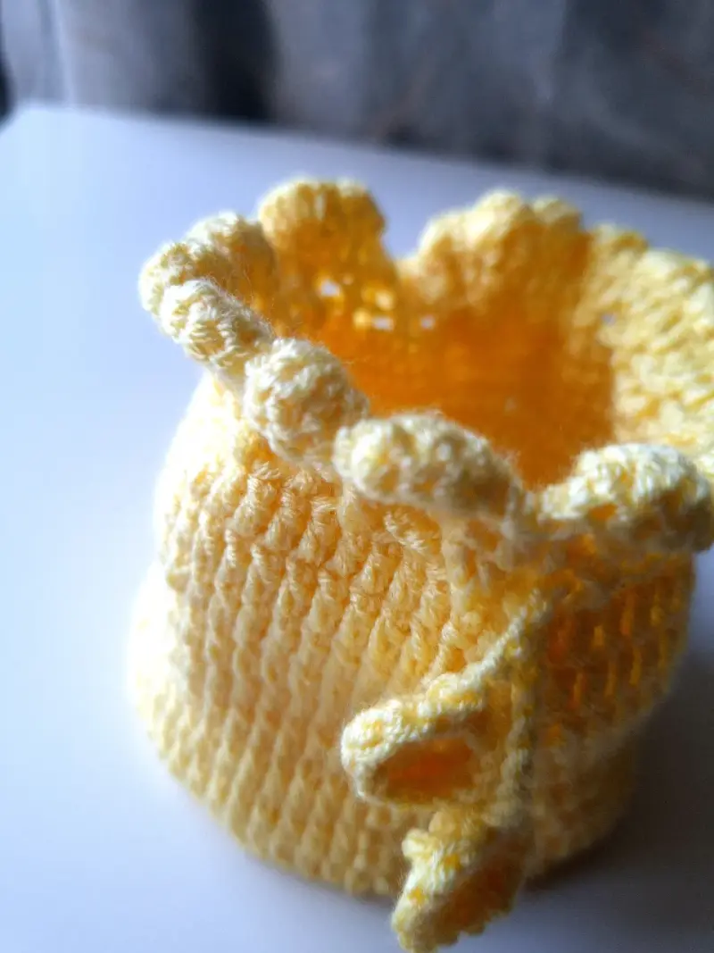 Bolsa redonda tejida a crochet amarilla - 2