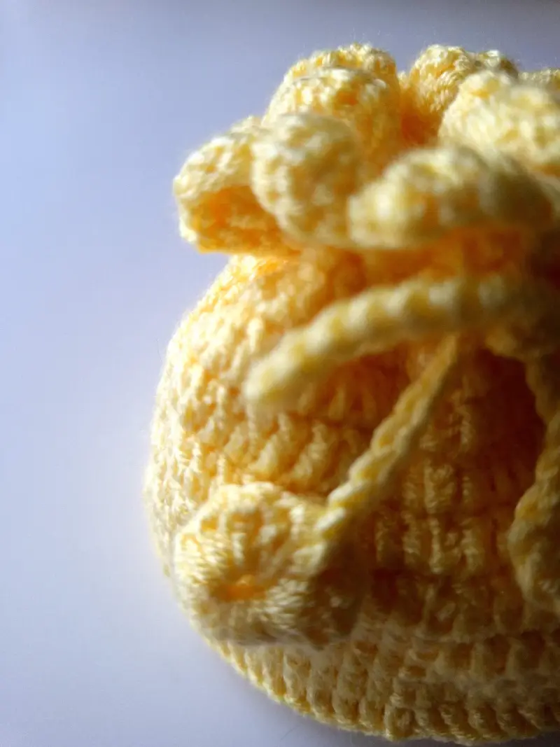 Bolsa redonda tejida a crochet amarilla - 3
