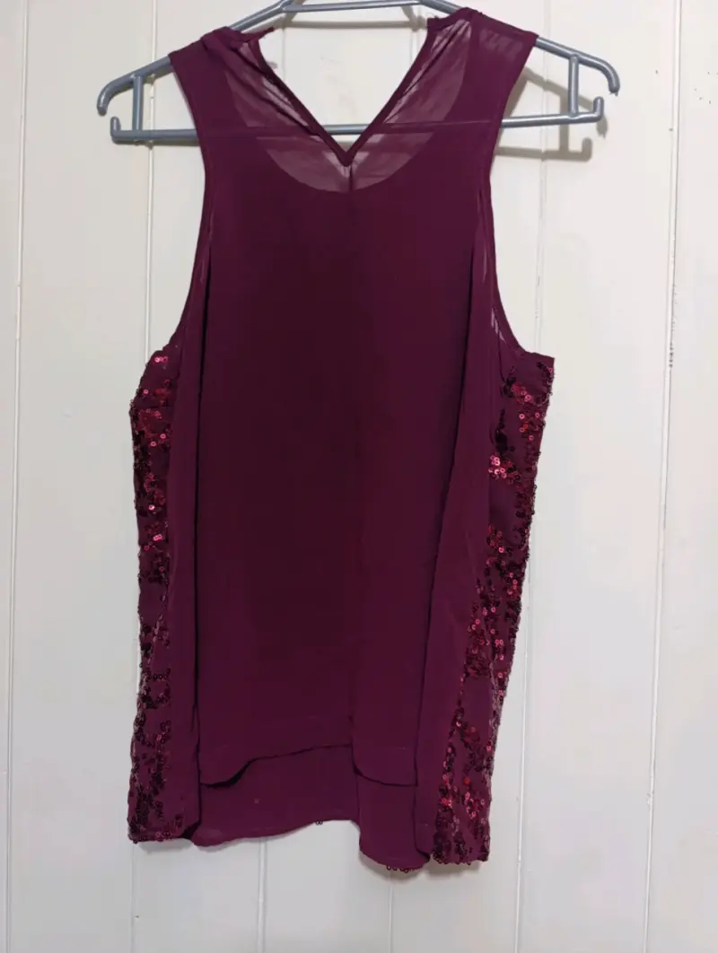 Blusa sin mangas con lentejuelas color burdeos - 2