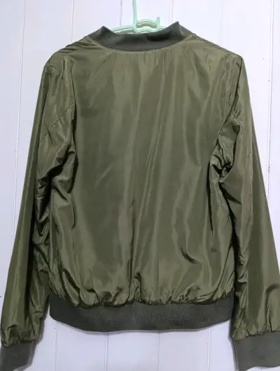 Chaqueta bomber verde con parches FSP - miniatura 2