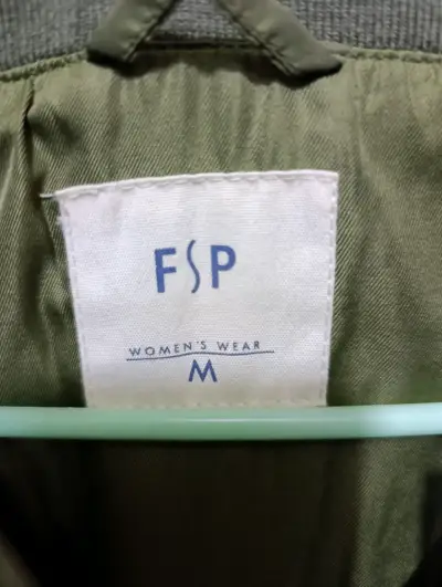 Chaqueta bomber verde con parches FSP - miniatura 3